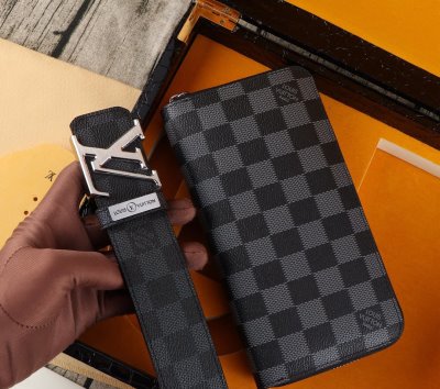 LOUIS VUITTONルイヴィトン プレゼントに ベルト 