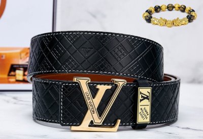 LOUIS VUITTONルイヴィトン 首胸ロゴ ベルト 