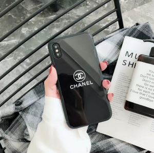 秋服コーデ2020年版 2色可選 シャネル CHANEL ケータイケース 今年注目すべき秋冬ファッション