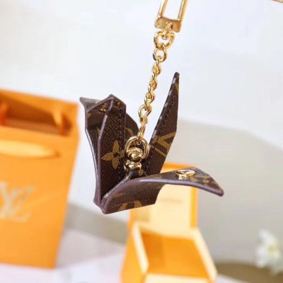 キーホルダー LOUIS VUITTON ルイヴィトン 着回し力抜群 キーホルダー