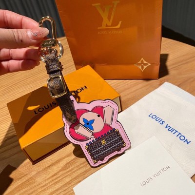 キーホルダー LOUIS VUITTON ルイヴィトン 欧米韓流/雑誌 キーホルダー