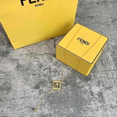 ネックレス FENDI フェンデイ 吸汗速乾 ネックレス