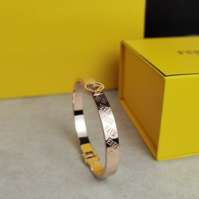 バングル FENDI フェンデイ 新品 バングル