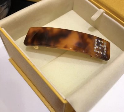 髪飾り FENDI フェンデイ セール価格 髪飾り