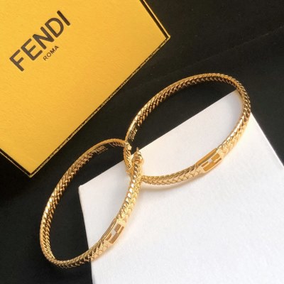イヤリング FENDI フェンデイ 激レア 入手困難 イヤリング