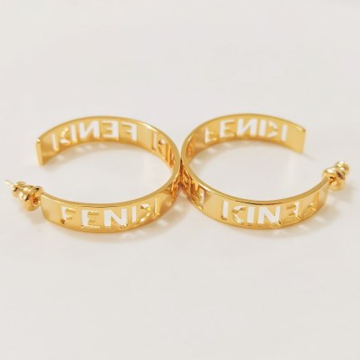 イヤリング FENDI フェンデイ 人気話題 イヤリング