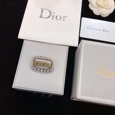 ブローチ DIOR ディオール 吸汗速乾 ブローチ