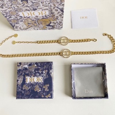 ネックレス DIOR ディオール 足下注目してくれる ネックレス