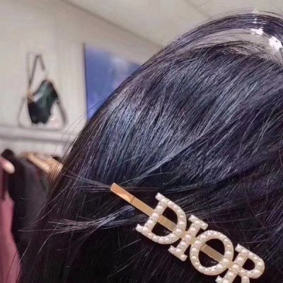 髪飾り DIOR ディオール 今年も人気 髪飾り