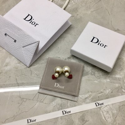 ピアス DIOR ディオール 完売必須 ピアス