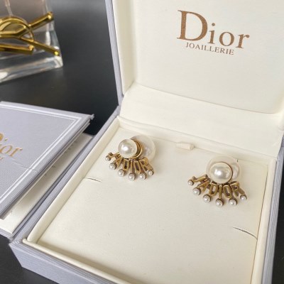 ピアス DIOR ディオール 人気話題 ピアス