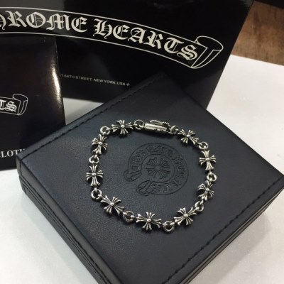 ブレスレット CHROME HEARTS クロムハーツ 抜群の雰囲気が作れる! ブレスレット 銀メッキ
