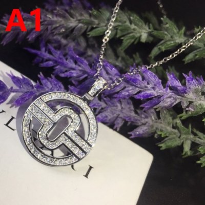 ネックレス BVLGARI ブルガリ 首胸ロゴ ネックレス