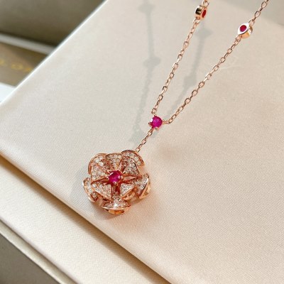 ネックレス BVLGARI ブルガリ 魅力的 ネックレス