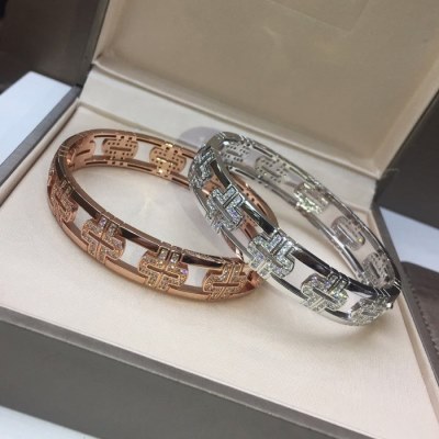 バングル BVLGARI ブルガリ 日本即完売予想 バングル