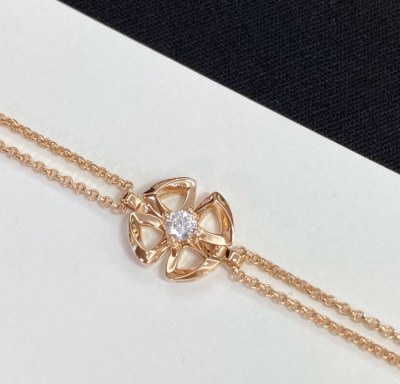 ブレスレット BVLGARI ブルガリ 首胸ロゴ ブレスレット