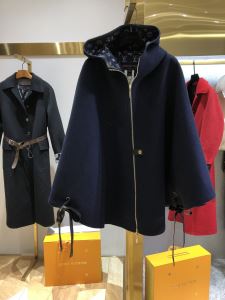 やっぱり優しい色　ハーフコート　最新秋冬トレンドをチェック202020秋冬　ルイ ヴィトン LOUIS VUITTON　絶対おさえるべきカラーと最新
