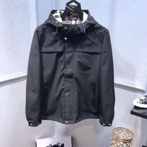 海外大人気 バーバリー BURBERRY 今なお素敵なアイテムだ フード付きコート 大幅割引価格