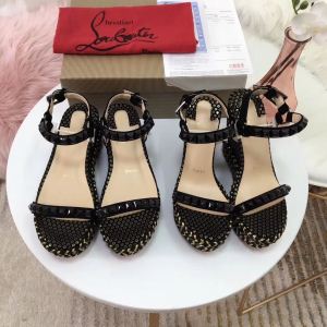 先行受注CHRISTIAN LOUBOUTIN高感度アイテムハイヒール 2色選択可クリスチャンルブタン