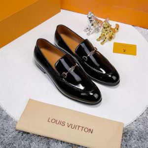スタイルUPして着こなす ルイ ヴィトン 2020年春夏のトレンドアイテム LOUIS VUITTON ビジネスシューズ ちょっと大人の印象