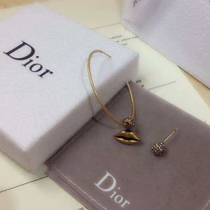 2020年春夏コレクション ディオール愛らしい春の新作 DIOR ピアス さらに魅力的