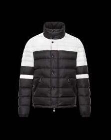 保温性のある 2020秋冬 MONCLER モンクレール 個性的なダウンジャケット