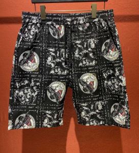 限定アイテムが登場 ショートパンツ 通勤通学どちらでも使え ヴェルサーチ VER...