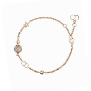 春夏のトレンドアイテム ディオール DIOR 大人カジュアル夏ファッション2020 ブレスレット 大人の可愛さを引き立て