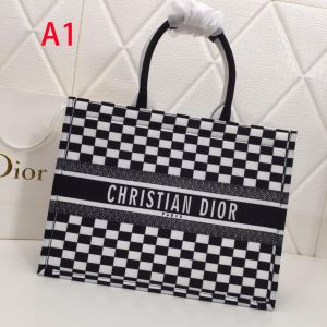 多色選択可 夏らしい品格が漂う ディオール 大人っぽいファション感 DIOR レディースバッグ 2020春夏の大注目トレンド
