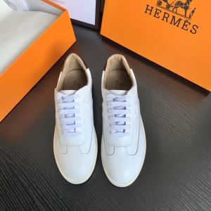 HERMES 【最新】2020年秋冬のトレンド速報 エルメス 優しいのに存在感 ランニングシューズ 毎日はちょっとイイ秋冬新品