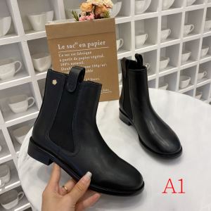 シャネル人気ファッション雑誌でも掲載 2色可選 CHANEL 最重要2020秋冬トレンド レザーブーツ 最新トレンドコーデおすすめ