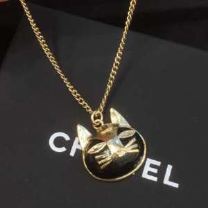 シャネル CHANEL ネックレス 2020年春夏のトレンドアイテム 季節感のあるファッション