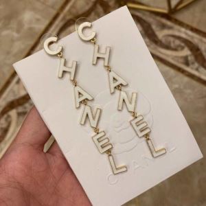 2色可選 オススメのアイテムを見逃すな シャネル CHANEL ピアス 2020年春限定