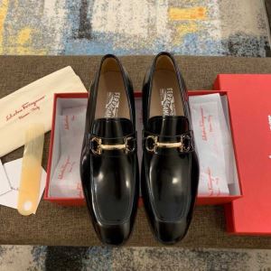 ビジネスシューズ ぜひ今年のトレンドをチェック リッチな印象に サルヴァトーレフェラガモ FERRAGAMO 2020年春夏のトレンドアイテム