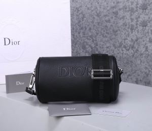 差をつけたい人にもおすすめ ショルダーバッグ 今季の主力おすすめ ディオール DIOR