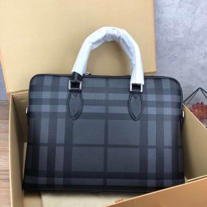 人気ランキング最高 バーバリー BURBERRY ショルダーバッグ 有名ブランドです