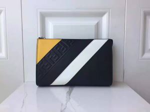 秋冬流行20202020年人気色　フェンディ機能性や暖かさ着用感すごい　 FENDI 20202020年AW人気ブランド　ハンドバッグ