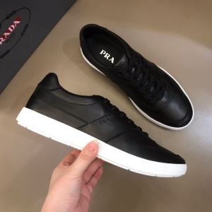 2020モデル プラダ PRADA2色可選 ストリート感あふれ スニーカー 普段...