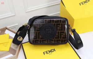 2020年秋冬シーズン ショルダーバッグ ファッションの最先端 4色可選 FENDI フェンディ 上品でファッション