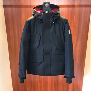 入手困難レア人気アイテム お気に入りアイテム 大人気でした MONCLER モンクレール ダウンジャケット