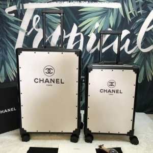 春夏の流行り2020新品 シャネル ギフト最適期間限定スーツケース CHANEL 大人の色味