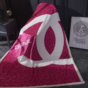 2020年春夏のトレンドアイテム シャネル 不眠症対策　ストレス解消 CHANEL ブランケット 静電気軽減