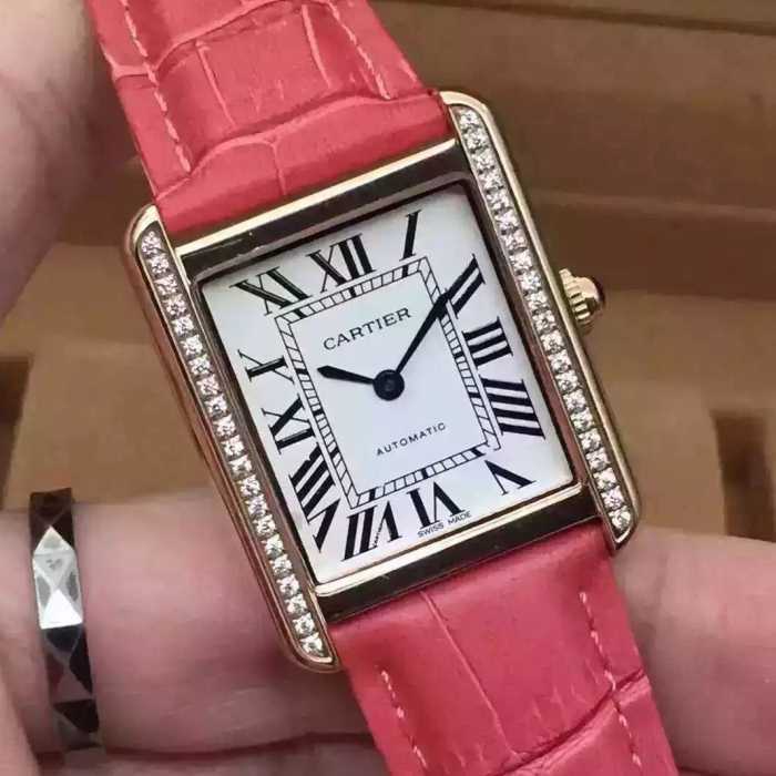 魅力的 2020 CARTIER カルティエ サファイヤクリスタル風防 スイスムーブメントETA2671 女性用腕時計 3色可選