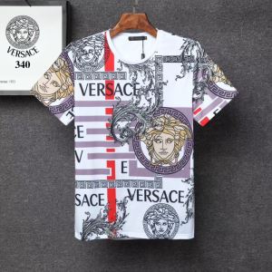 VERSACE 通勤通学どちらでも使え 多色可選 ヴェルサーチ 万能に使える 半袖Tシャツ 限定アイテムが登場