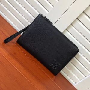 ポーチ 最新秋冬トレンドをチェック202020秋冬 ルイ ヴィトン 絶対おさえるべきカラーと最新 LOUIS VUITTON 今年の流行りファション