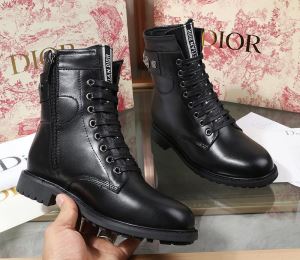レザーブーツ 秋ファションのトレンド ディオール一番おしゃれ秋冬トレンド DIOR 2020秋に注目したい