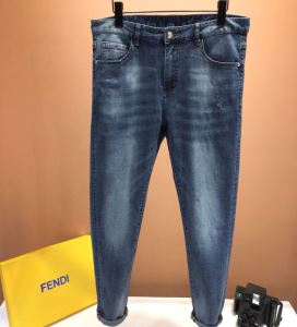 FENDIパンツ コーデ メンズ ファション2020春夏新作 フェンデイ コピー デニムジーンズ サイズ感カジュアル快適