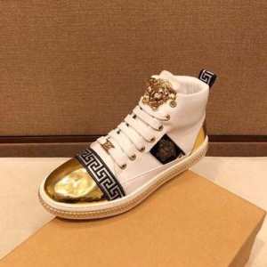 2020秋、イチオシ上品 ヴェルサーチ新作アイテムが今年流 VERSACE 今シーズン注目のアイテム ランニングシューズ