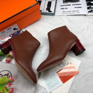 秋冬から人気継続中 レザーブーツ エルメス 最速2020秋冬トレンドブランド HERMES 今年らしい新しい人気色