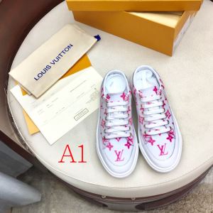 2色可選 今年注目な新品セール ルイ ヴィトン LOUIS VUITTON 2020秋冬最重要アイテム ランニングシューズ 秋冬とれんど新品目立ち